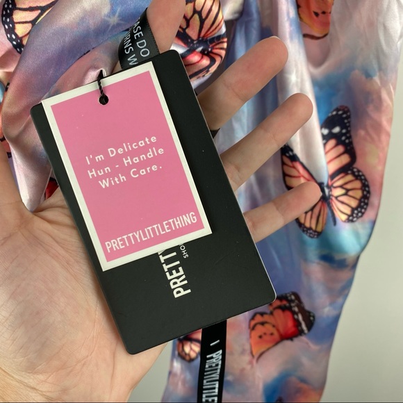 PRETTYLITTLETHING Butterfly Puff Sleeve Blouse - Picture 5 of 8